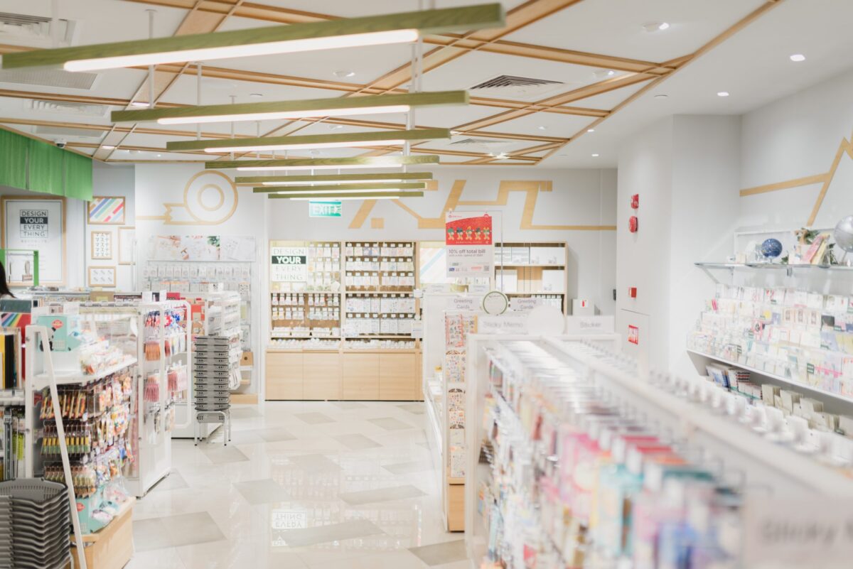 Empty stationary store